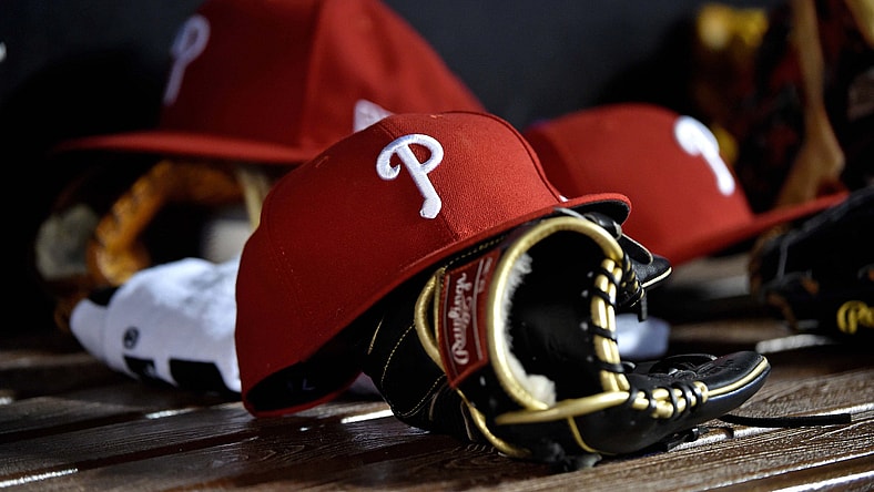 Phillies sign Zach Wheeler