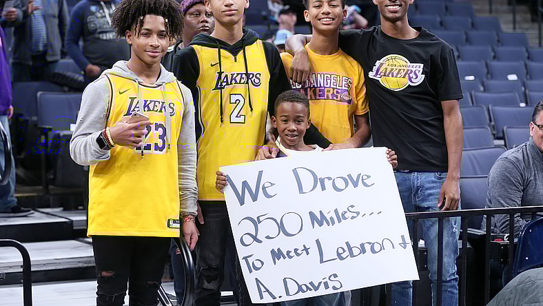 Bandwagon Lakers fans