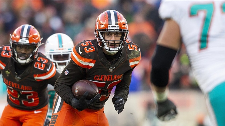 Jaguars sign Joe Schobert