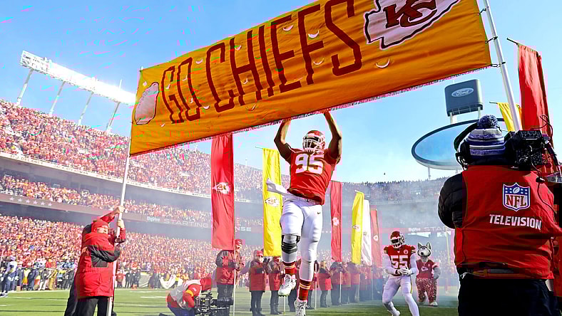 Chiefs tag Chris Jones