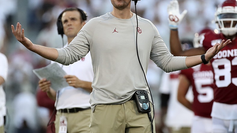Oklahoma HC Lincoln Riley during game against Houston.