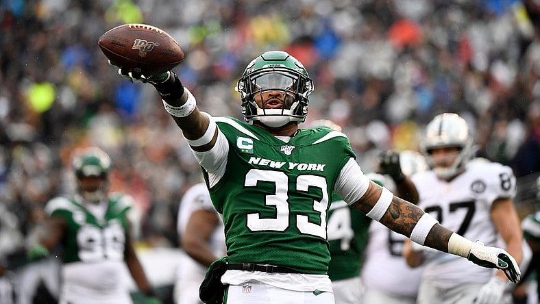 Jamal Adams celebrates a sack