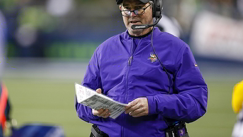 Mike Zimmer coaches on the sideline