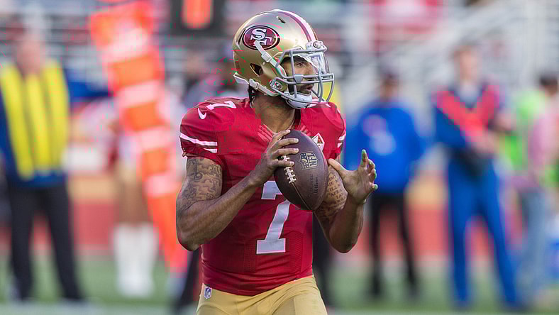 Colin Kaepernick standing in the pocket
