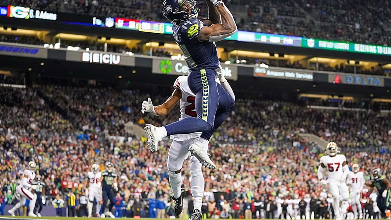 Seattle Seahawks receiver DK Metcalf makes highlight grab