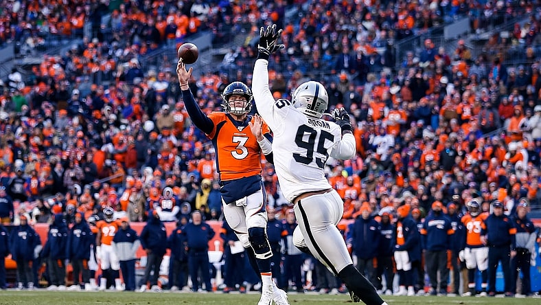 Oakland Raiders edge rusher Dion Jordan