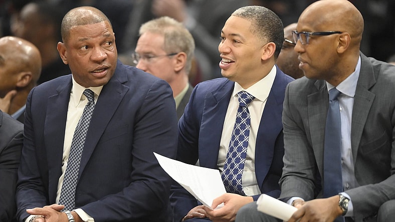 Clippers assistant Tyronn Lue during NBA game