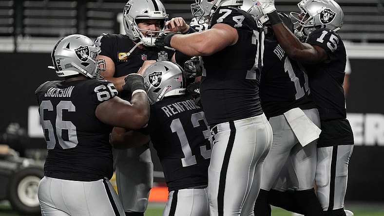 Las Vegas Raiders celebrate during NFL game against the Saints