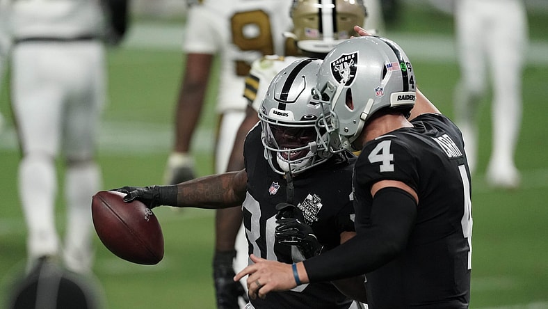 NFL Week 12: Derek Carr, Raiders-Falcons