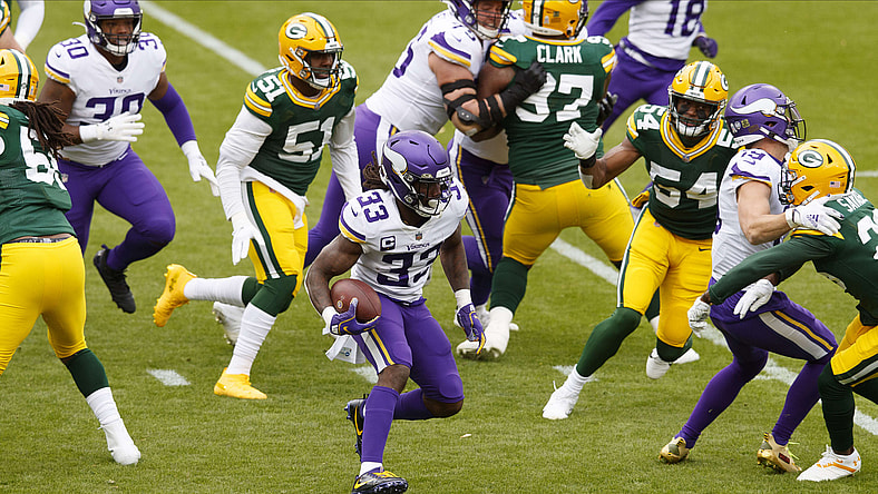 Vikings RB Dalvin Cook runs ball against Green Bay Packers