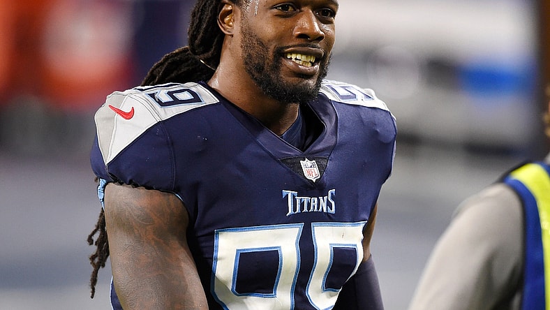 Cleveland Browns sign Jadeveon Clowney