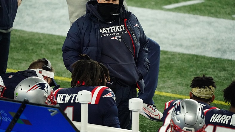 Patriots Bill Belichick throws phone