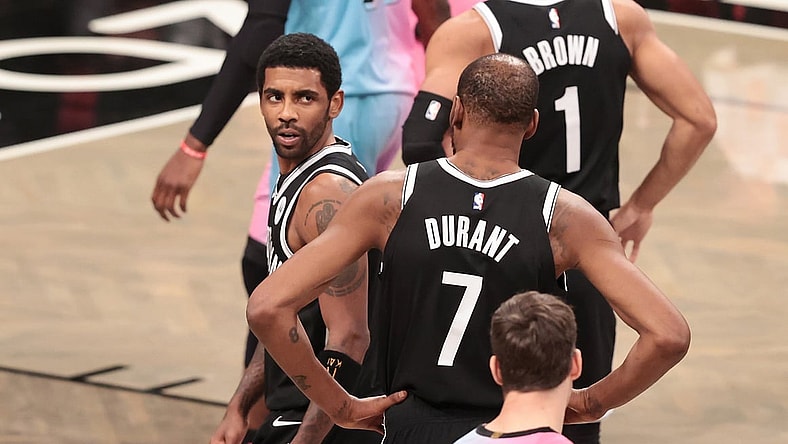 Kyrie Irving pays tribute with Kobe Bryant jersey