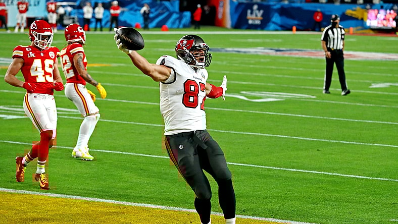 Rob Gronkowski already anticipating 'epic' Bucs-Patriots Week 4 matchup