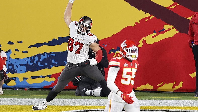 WATCH: Rob Gronkowski spikes epic 2nd TD in Super Bowl LV