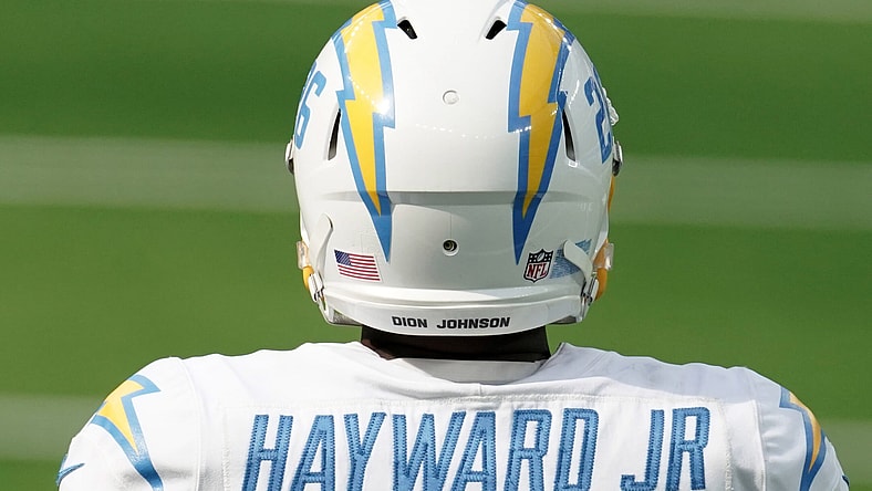 Las Vegas Raiders sign Casey Hayward