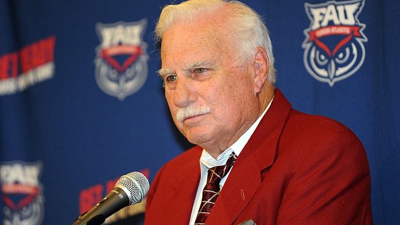 Football world mourns death of coaching legend Howard Schnellenberger
