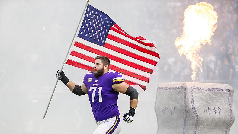 Minnesota Vikings release Riley Reiff