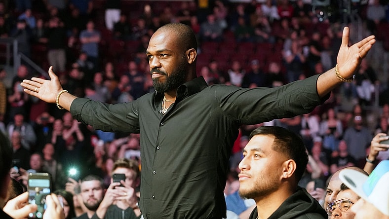 Feb 15, 2020; Rio Rancho, New Mexico, USA; UFC fighter Jon Jones attends the light heavyweight bout between Jan Blachowicz (blue) and Corey Anderson (red) during UFC Fight Night at Santa Ana Star Arena. Mandatory Credit: Kirby Lee-USA TODAY Sports