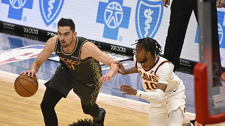 Apr 17, 2021; Chicago, Illinois, USA; Chicago Bulls guard Tomas Satoransky (31) drives to the basket against Cleveland Cavaliers guard Darius Garland (10) during the first half at United Center. Mandatory Credit: Matt Marton-USA TODAY Sports