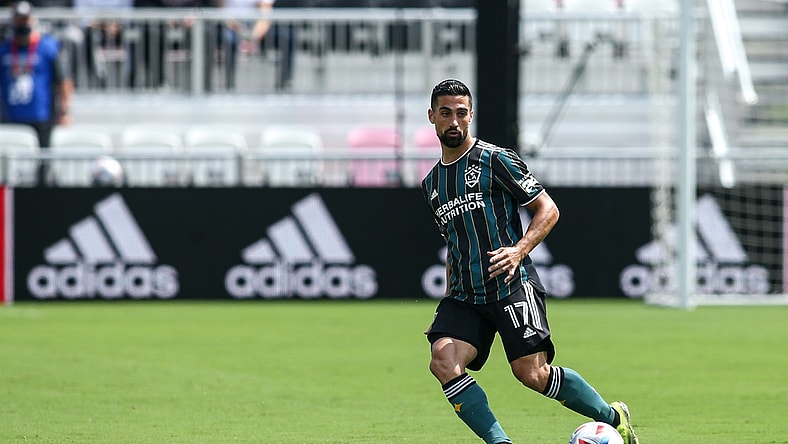 Apr 18, 2021; Fort Lauderdale, FL, Fort Lauderdale, FL, USA; Los Angeles Galaxy midfielder Sebastian Lletget (17) controls the ball against Inter Miami CF during the first half at DRV PNK Stadium. Mandatory Credit: Sam Navarro-USA TODAY Sports