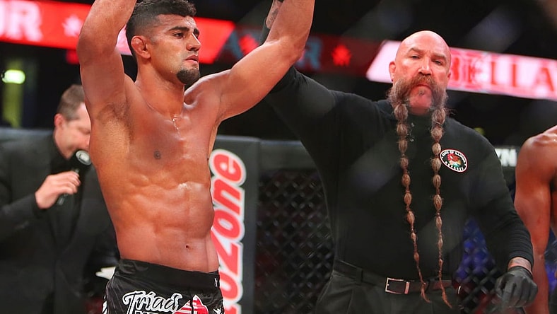 May 11, 2019; Rosemont, IL, USA;  Douglas Lima (red gloves) defeats Michael Page (blue gloves) during Bellator 221 at Allstate Arena. Mandatory Credit: Jerry Lai-USA TODAY Sports