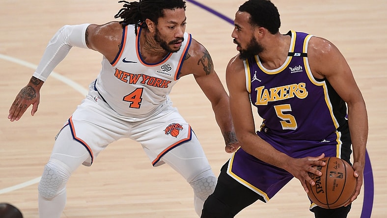Charlotte Hornets sign Derrick Rose