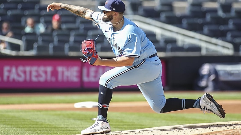 May 27, 2021; Bronx, New York, USA; Toronto Blue Jays pitcher Alex Manoah (6) pitches in the first inning against the New York Yankees at Yankee Stadium. Mandatory Credit: Wendell Cruz-USA TODAY Sports