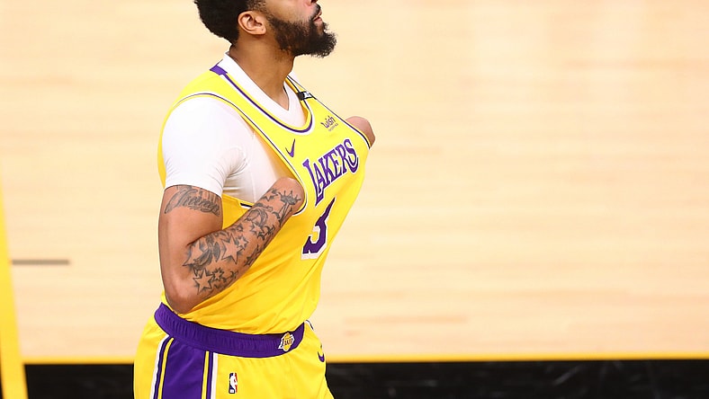 LOOK: Los Angeles Lakers' Anthony Davis exits Game 6 after aggravating groin injury