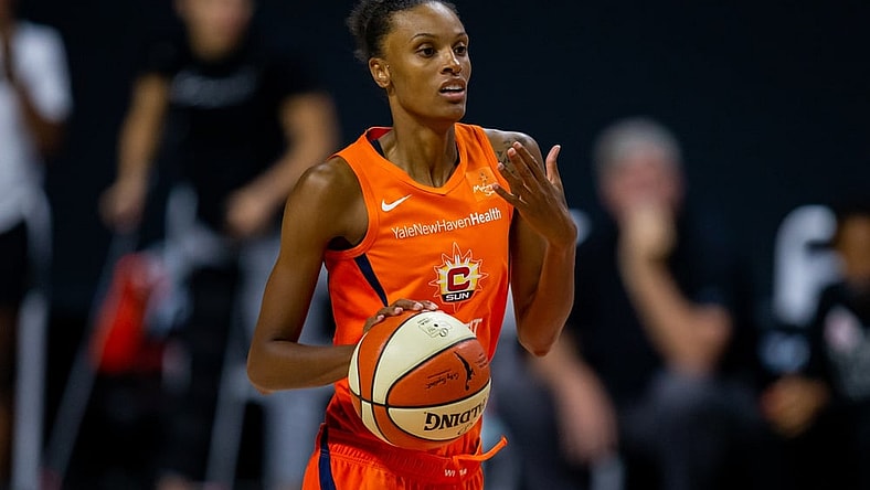 WATCH: Brionna Jones, DeWanna Bonner lead Connecticut Sun to win over Dallas Wings