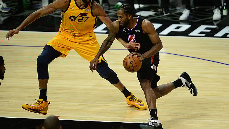 Los Angeles Clippers' Kawhi Leonard may miss rest of Jazz series with possible ACL injury