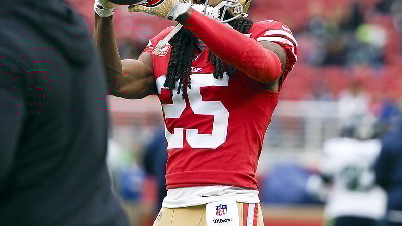 Tampa Bay Buccaneers sign Richard Sherman