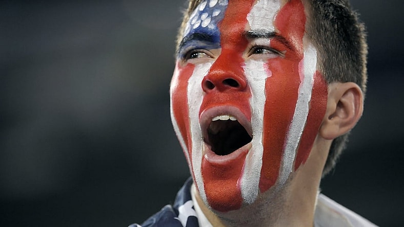 A U.S. fan reacts after the team's 3-1 victory over Jamaics during in their Concacaf Gold Cup Semifinal game at Nissan Stadium in Nashville, Tenn., Thursday, July 4, 2019.

Sem 1752