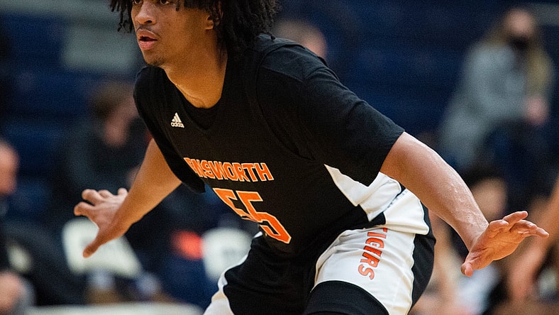 Ensworth   s Skyy Clark (55) defends the court during their game at Pope John Paul II High School Tuesday, Jan. 5, 2021 in Nashville, Tenn.

Nas Ensworth Jpii 021