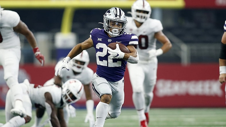 Sep 4, 2021; Arlington, Texas, USA;  Kansas State Wildcats running back Deuce Vaughn (22) runs for a touchdown in the second quarter against the Stanford Cardinal at AT&T Stadium. Mandatory Credit: Tim Heitman-USA TODAY Sports