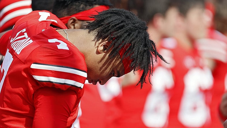 Ohio State quarterback C.J. Stroud had 484 yards and 3 touchdowns, but also threw a late interception in the Buckeyes' 35-28 loss to Oregon.

Osu21ore Kwr 28 1