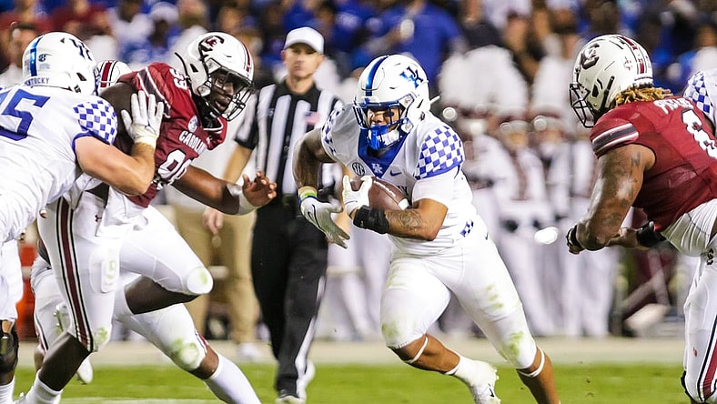 Sep 25, 2021; Columbia, South Carolina, USA; Kentucky Wildcats running back Chris Rodriguez Jr. (24) runs the ball against the South Carolina Gamecocks in the second quarter at Williams-Brice Stadium. Mandatory Credit: Jeff Blake-USA TODAY Sports
