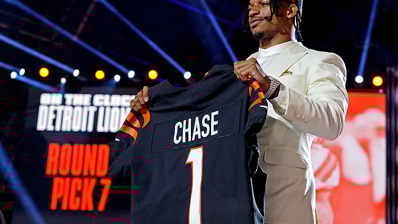 WATCH: Ja'Marr Chase hauls in first NFL TD from Joe Burrow for Cincinnati Bengals