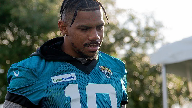 Jul 25, 2019; Jacksonville, FL, USA; Jacksonville Jaguars wide receiver Terrelle Pryor (10) enters the field during training camp at Dream Finders Home Practice Complex. Mandatory Credit: Douglas DeFelice-USA TODAY Sports