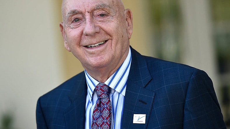 The V Foundation for Cancer Research, a top-rated cancer research charity, and ESPN Hall of Fame Sportscaster Dick Vitale were pleased to announce that the 16th Annual Dick Vitale Gala has raised over $5 million for pediatric cancer research. Held on May 7 at the Ritz-Carlton, Sarasota, the Gala hosted supporters and celebrities to further groundbreaking advancements in childhood cancer research.

Flsar 050921 Sp Gala 13