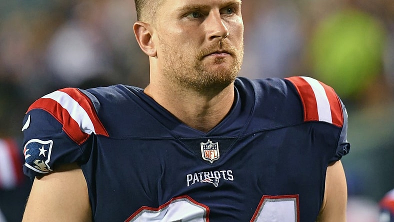 Aug 19, 2021; Philadelphia, Pennsylvania, USA; New England Patriots defensive end Henry Anderson (94) runs off the field against the Philadelphia Eagles at Lincoln Financial Field. Mandatory Credit: Eric Hartline-USA TODAY Sports