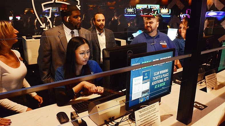 Sports betting begins at Mohegan Sun Casino
Dsc 4582