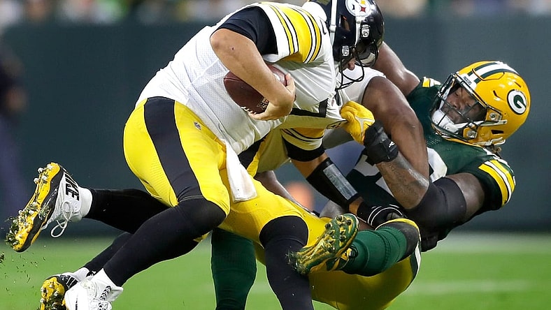 Green Bay Packers linebacker Rashan Gary (52) sacks Pittsburgh Steelers quarterback Ben Roethlisberger (7) in the second half during their football game on Sunday, October 3, 2021, at Lambeau Field in Green Bay, Wis. Wm. Glasheen USA TODAY NETWORK-Wisconsin

Apc Packers Vs Steelers 13339 100321wag