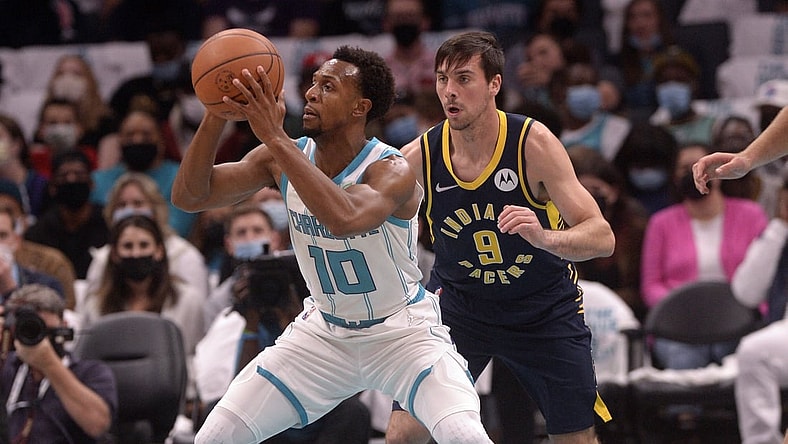 Oct 20, 2021; Charlotte, North Carolina, USA; Charlotte Hornets guard Ish Smith (10) looks to pass during the first half against the Indiana Pacers at the Spectrum Center. Mandatory Credit: Sam Sharpe-USA TODAY Sports