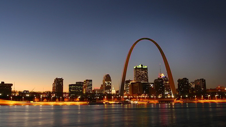 12/14/04 St. Louis, MO ? Gateway Arch---- View of Gateway Arch and St. Louis skyline on the bank of the Mississippi River in St. Louis, MO.  the site of the 2005 Final Four . The arch reaches a height of 630 feet, which is also the distance from leg to leg at ground level. Construction of the arch began February 1963 and was completed July 1965. The arch is made of 142 sections of 1/4 inch stainless steel.

Xxx C01 V2 St Louis 0113 S Bkc Mo