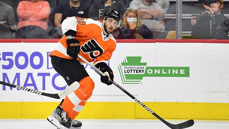 Sep 28, 2021; Philadelphia, Pennsylvania, USA; Philadelphia Flyers center Derick Brassard (19) against the New York Islanders at Wells Fargo Center. Mandatory Credit: Eric Hartline-USA TODAY Sports