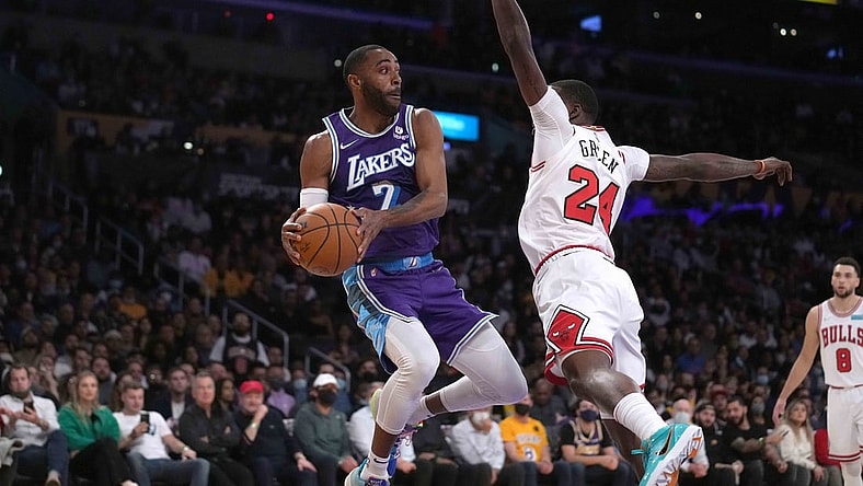 Nov 15, 2021; Los Angeles, California, USA; Los Angeles Lakers forward Carmelo Anthony (7) is defended by Chicago Bulls forward Javonte Green (24) in the first half at Staples Center. Mandatory Credit: Kirby Lee-USA TODAY Sports