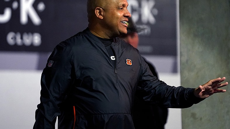 Nov 25, 2018; Cincinnati, OH, USA; Cincinnati Bengals special assistant to the head coach Hue Jackson takes the field during warmups prior to the game against the Cleveland Browns at Paul Brown Stadium. Mandatory Credit: Aaron Doster-USA TODAY Sports