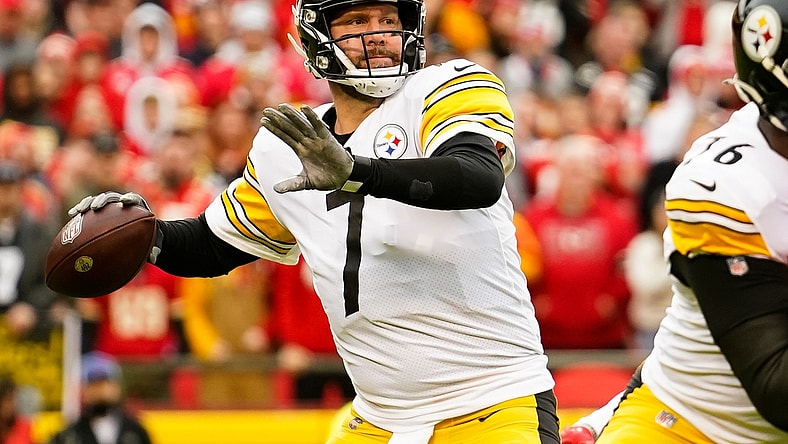 Dec 26, 2021; Kansas City, Missouri, USA; Pittsburgh Steelers quarterback Ben Roethlisberger (7) throws a pass against the Kansas City Chiefs during the first half at GEHA Field at Arrowhead Stadium. Mandatory Credit: Jay Biggerstaff-USA TODAY Sports