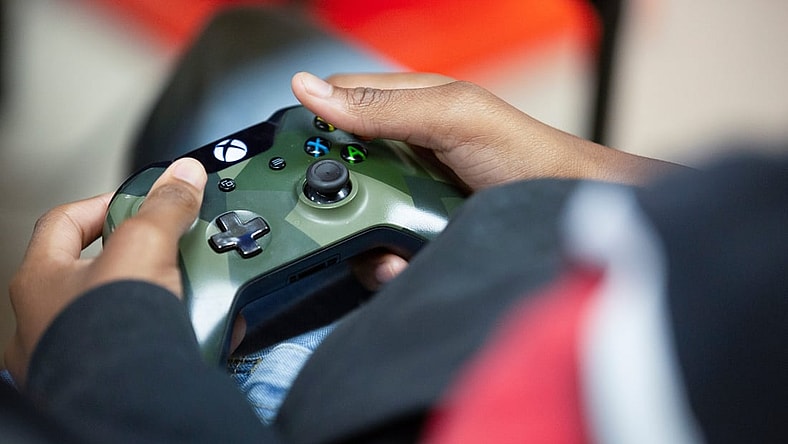 Camarii Flowers plays during a esports team practice at Mt. Pleasant Middle School in Mt. Pleasant, Tenn., on Monday, Nov. 29, 2021.